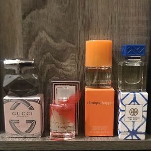 Mini perfumes bundle for customer